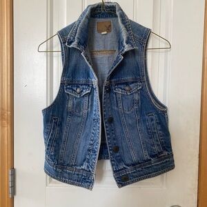 American Eagle Outfitters Light Blue Denim Jacket
